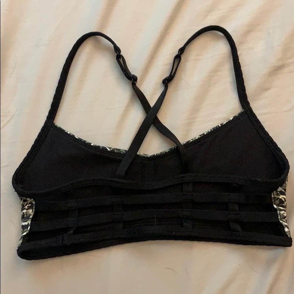 Lululemon Hot Spell Cage Bra Green Black - Picture 2 of 3